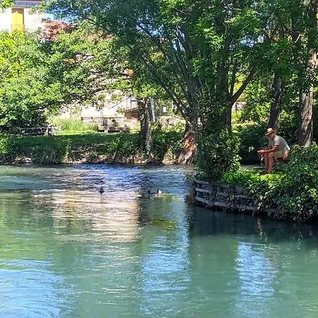 Voltaire Ou Beckett, Terrasse En Bord De Sorgue Bed & Breakfast Le Thor