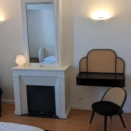 Voltaire Ou Beckett, Terrasse En Bord De Sorgue Bed & Breakfast Le Thor